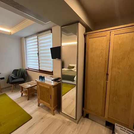 Hotel Studio 3*