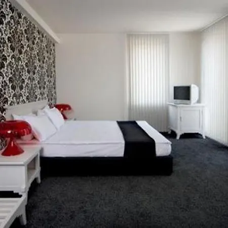 Hotel Studio Hotell 3*